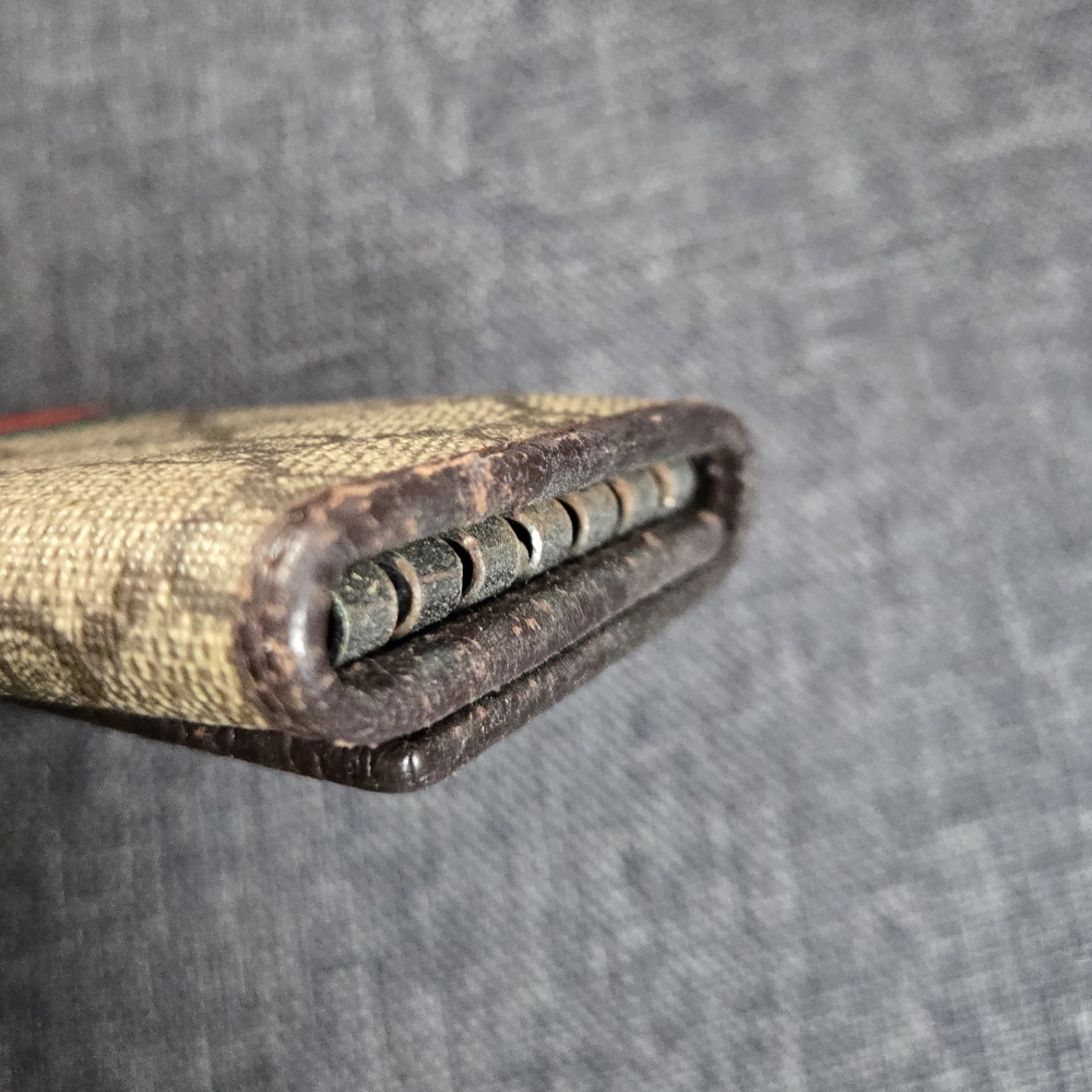 Gucci Brown and Green Key Holder with Signature Stripe - Picture 3 of 9